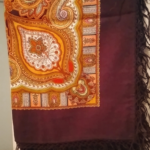 Pavlopasadsky wool Shawl sz 59" square - Picture 7 of 7